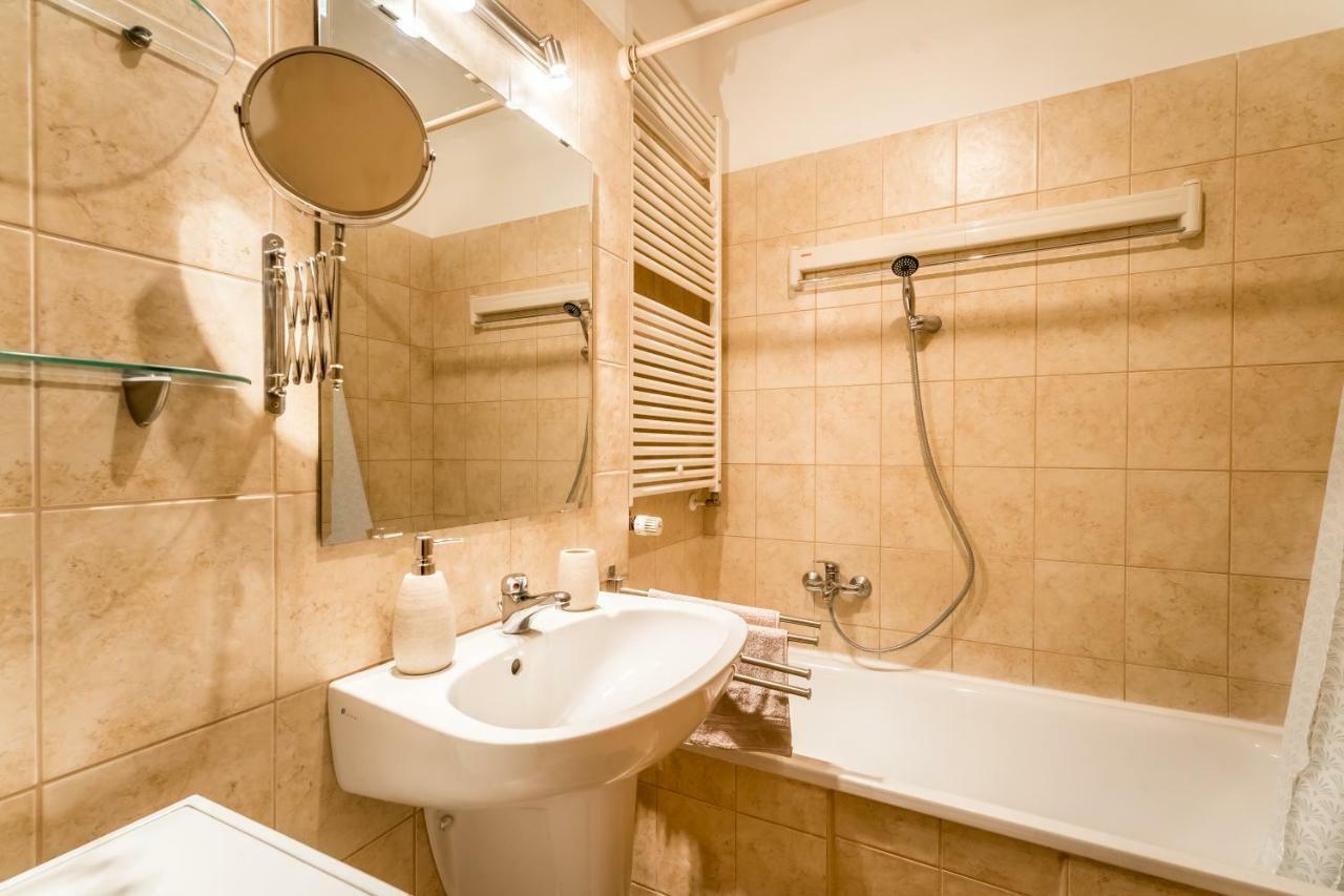 Bpr Hello Hollo Apartment Boedapest Buitenkant foto